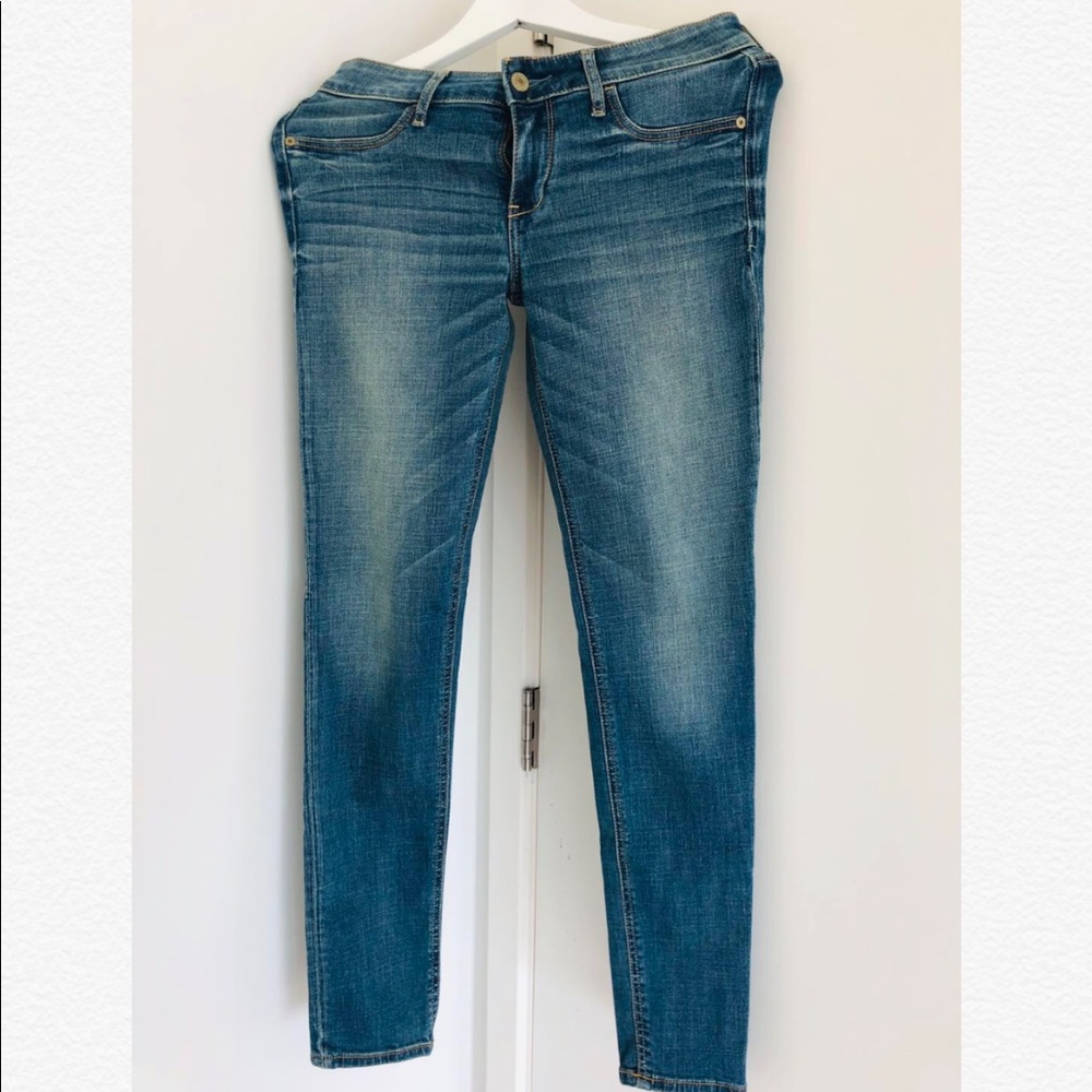 Brand new A&F jegging- Skinny type -Size 27 - Picture 1 of 2